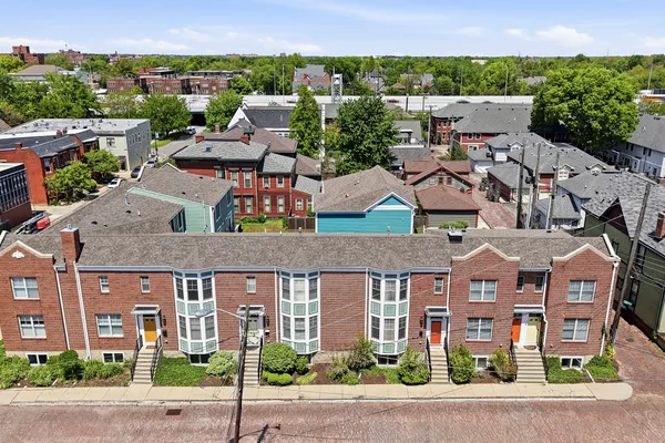 308 E 10TH ST