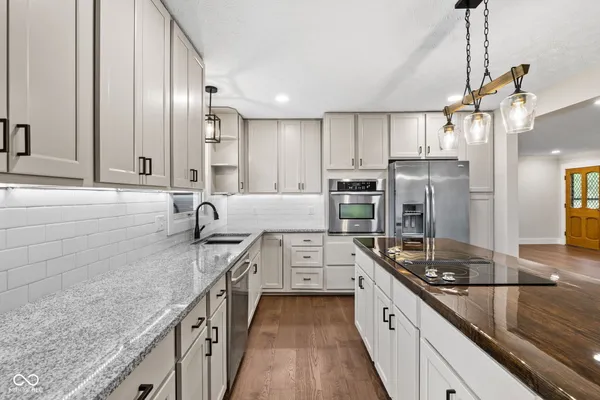 2004 TERRACE LN