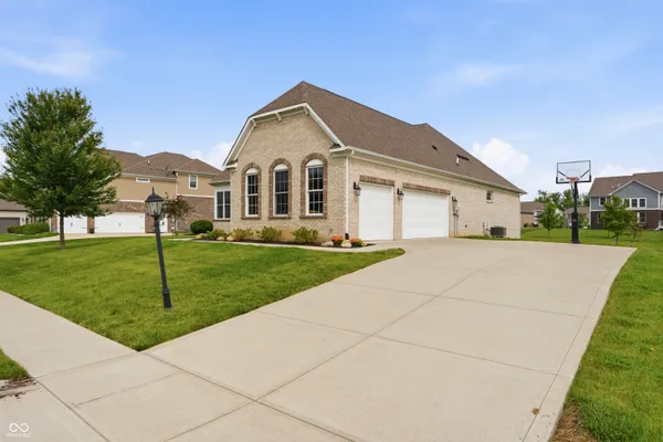 5218 SWEETWATER DR