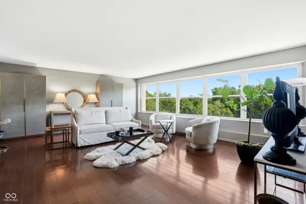 25 E 40TH ST 6B
