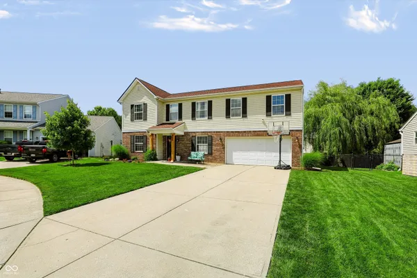 6808 HARRIET DR