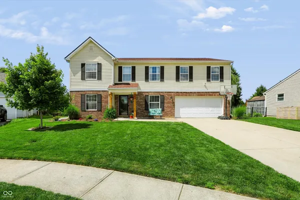 6808 HARRIET DR
