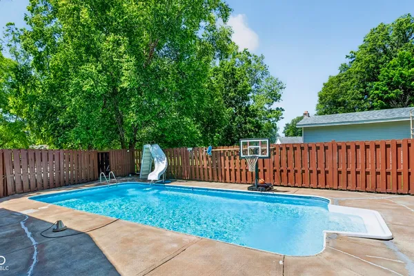 28 HOMESTEAD DR