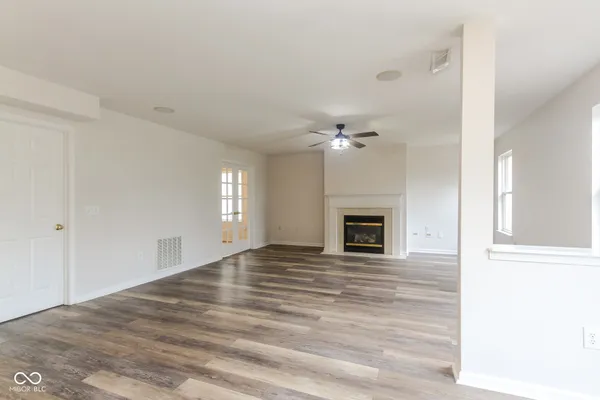5757 COLUMBIA CIR