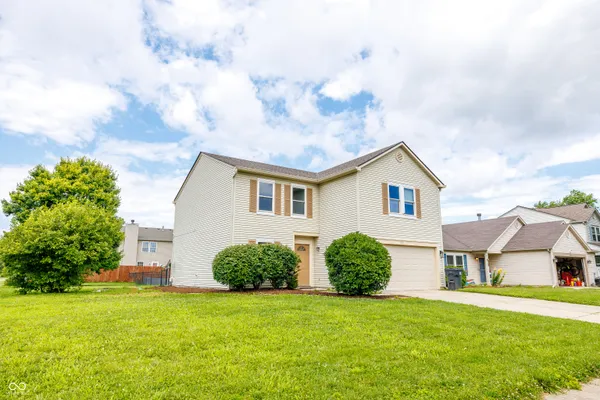 5606 N PLYMOUTH CT