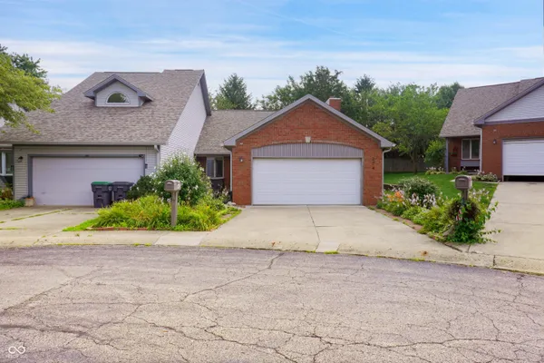 274 GOLF CT