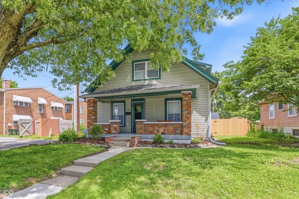 1118 COMER AVE