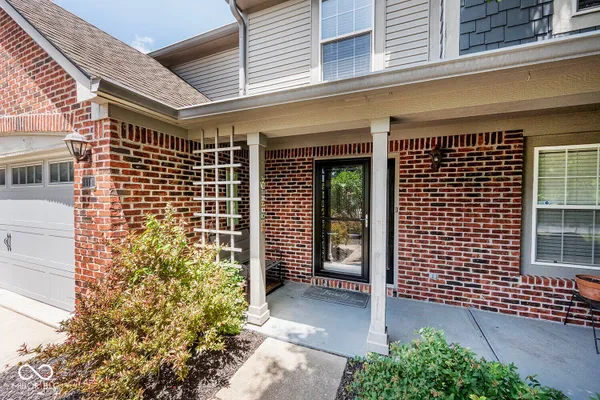 111 OAKVIEW DR
