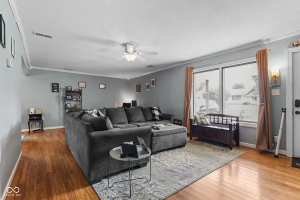 950 EDGEWOOD DR