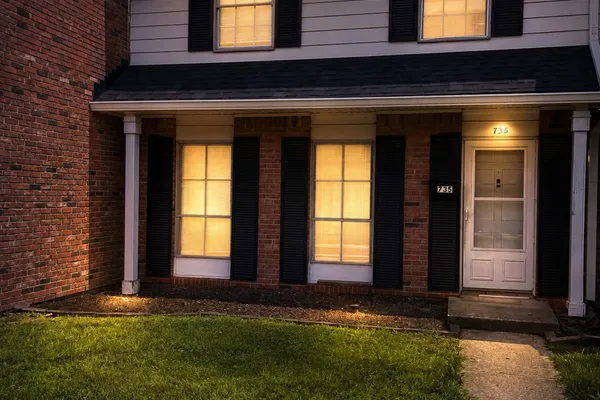735 SOUTHFIELD CT