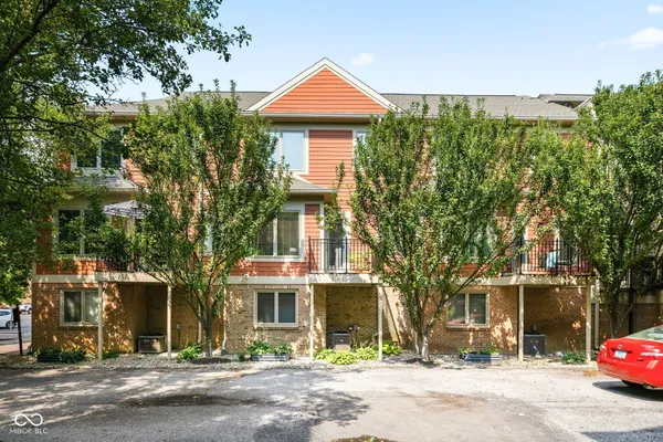 523 ALLARD PL
