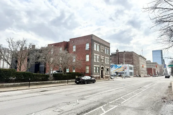 801 N PENNSYLVANIA ST A-B