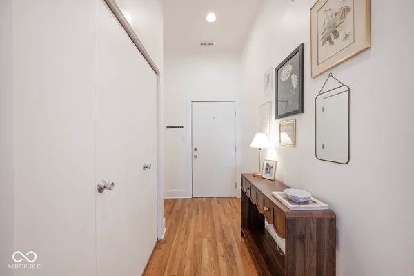 233 E ST JOSEPH ST 3H