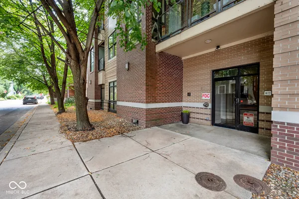 233 E ST JOSEPH ST 3H