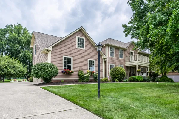 2584 E FAIRWAY VILLAGE DR