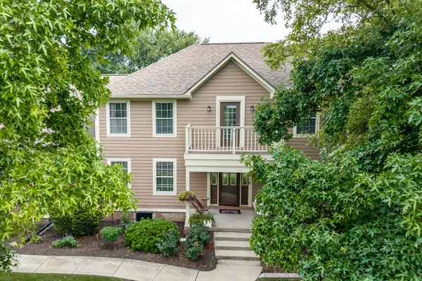 2584 E FAIRWAY VILLAGE DR