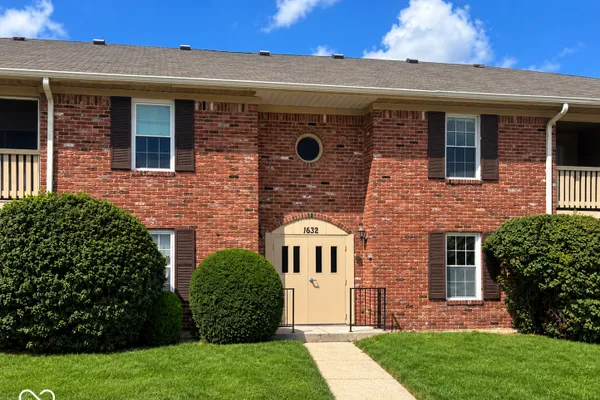 1632 QUEENSBRIDGE SQ 5