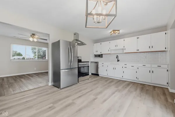 9 WALLY CT
