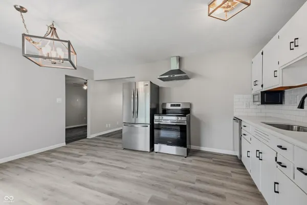 9 WALLY CT