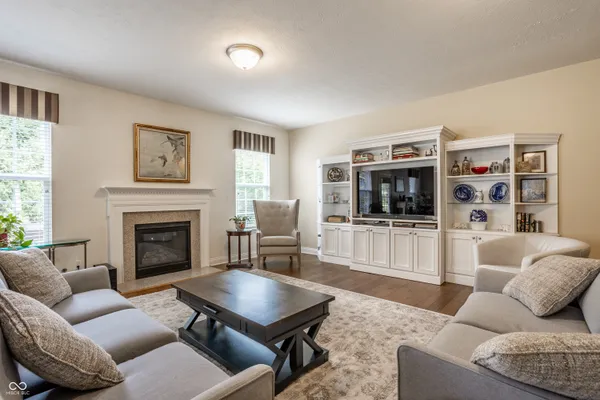 7658 WINDING LAKE DR