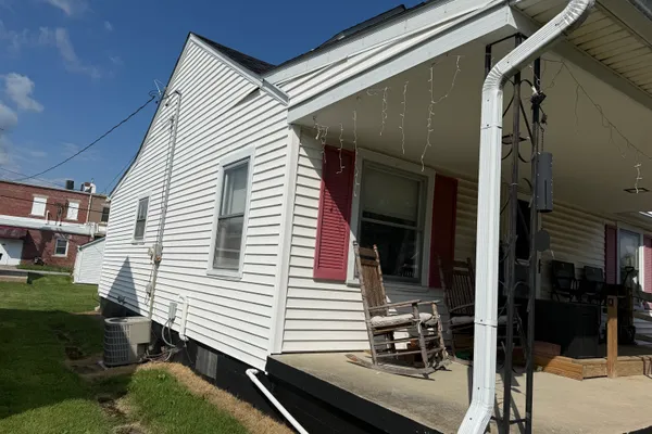 26 W JEFFERSON ST