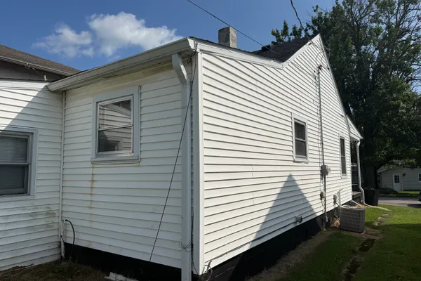 26 W JEFFERSON ST