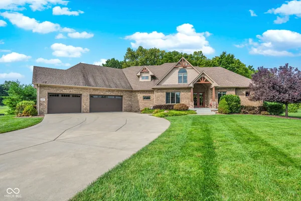 4202 WHITETAIL WOODS DR