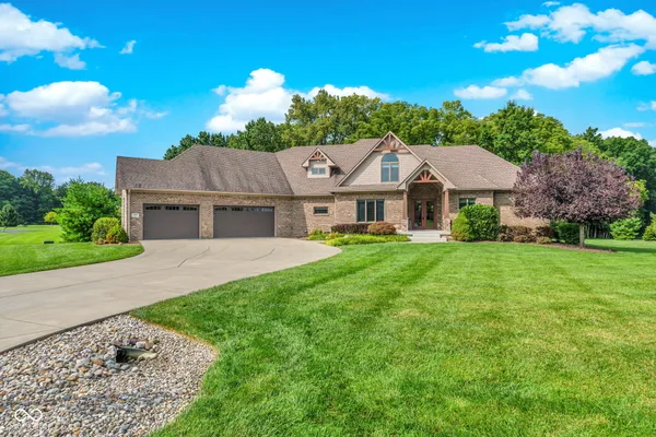 4202 WHITETAIL WOODS DR