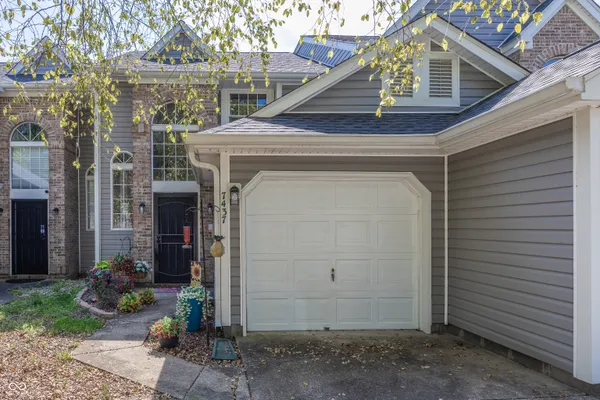 7437 OCEANLINE DR