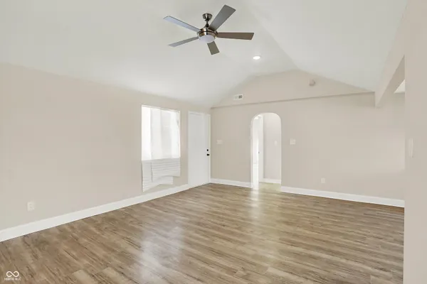 1466 S WORTH AVE