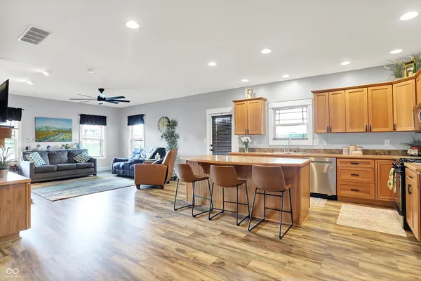 241 N LIBERTY BLVD