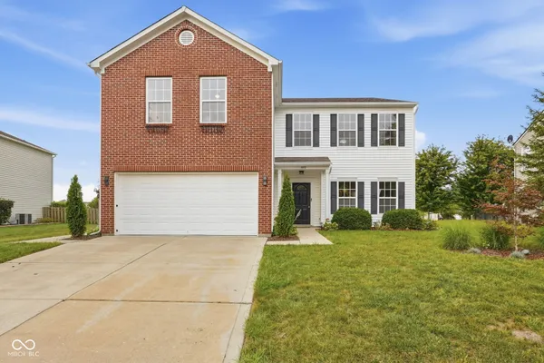 1102 MAPLE RUN DR