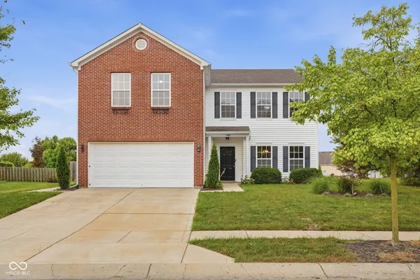 1102 MAPLE RUN DR