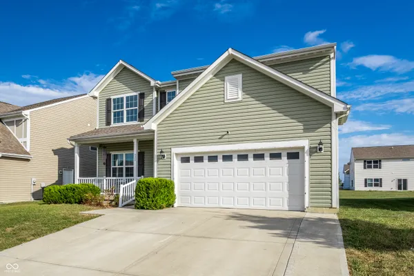 828 BLUE ASH TRL