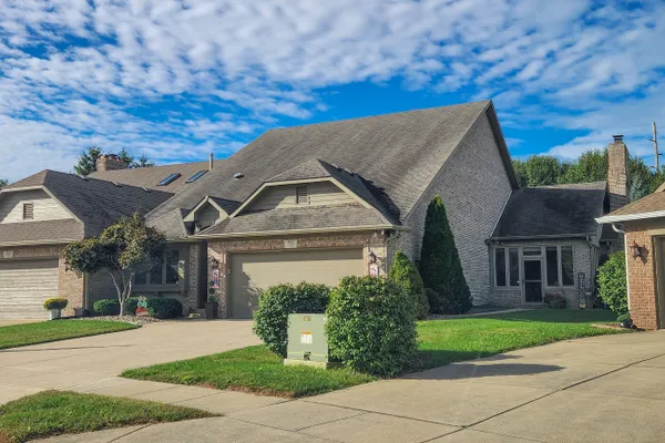 765 COTTAGE LN
