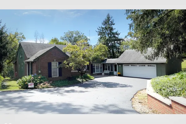 6240 AZURE LN