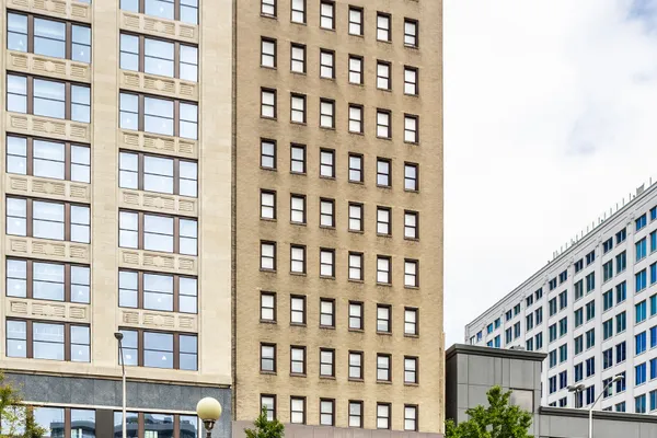 110 E WASHINGTON ST 1402