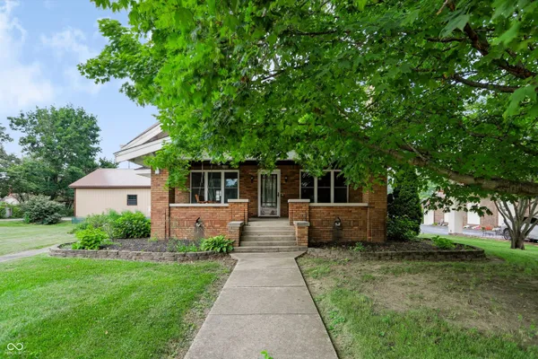150 S MAIN ST