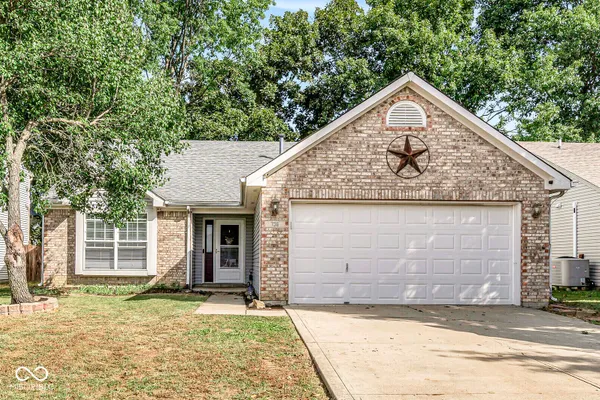 736 KINGSTON CIR