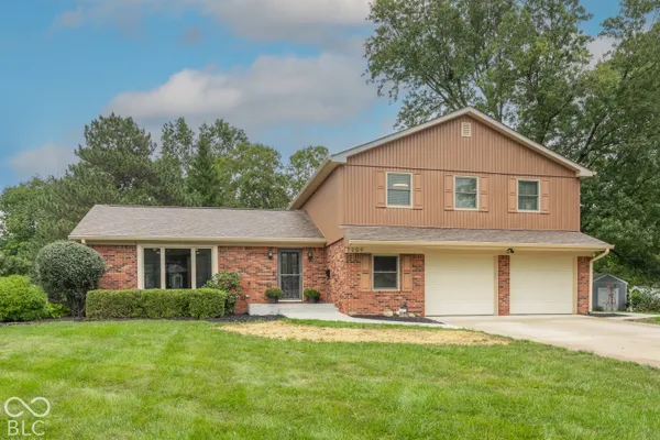 2209 CENTER DR