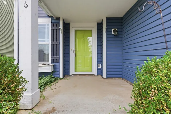 906 OLMSTED CT