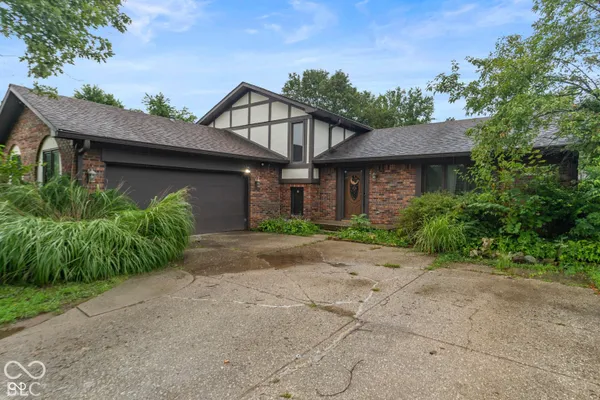 621 PIONEER DR