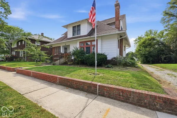 303 W PEARL ST