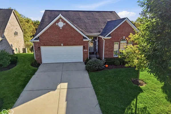 12658 BROADMOOR CT