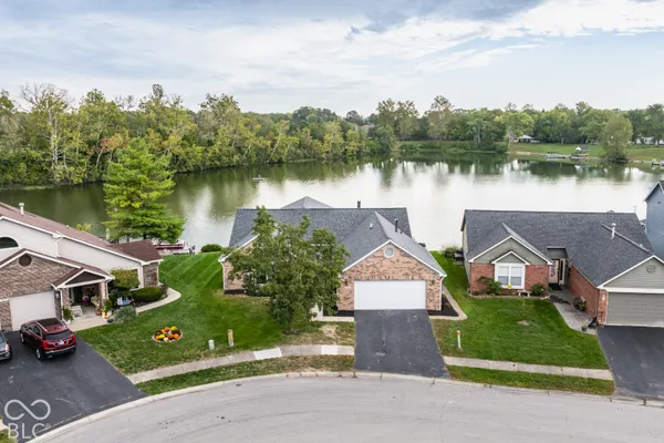 5565 CRYSTAL BAY W DR