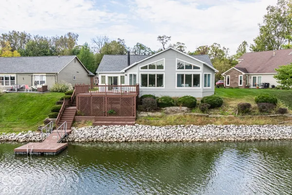 5565 CRYSTAL BAY W DR