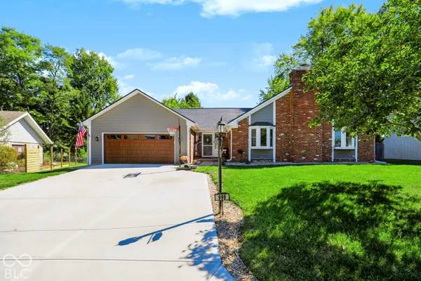 999 SHORELINE CIR