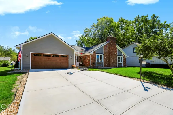999 SHORELINE CIR