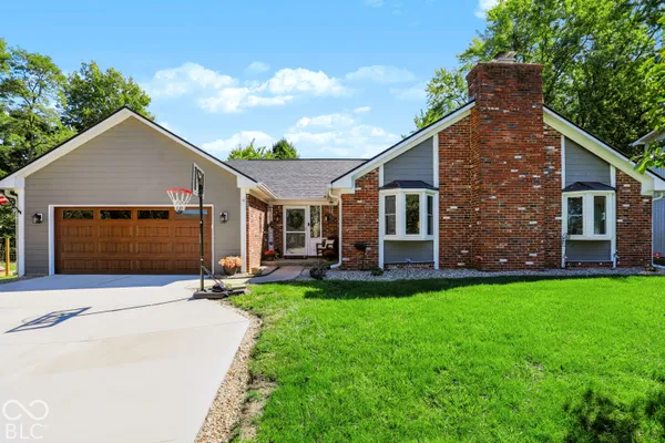 999 SHORELINE CIR