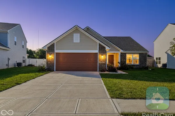 627 DEREK LN